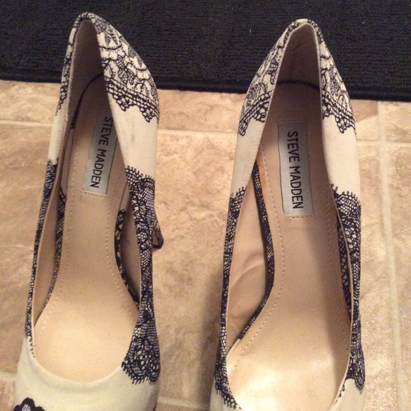 Printed Dejavu Steve Madden Platform Heels - Picture 3 of 6
